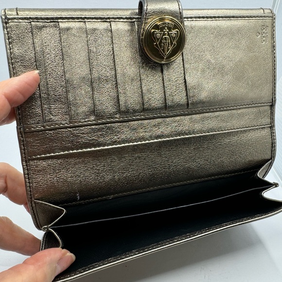 Gucci Patent Hysteria Continenta Gold Metallic Bi fold Wallet 23693 - Picture 5 of 8